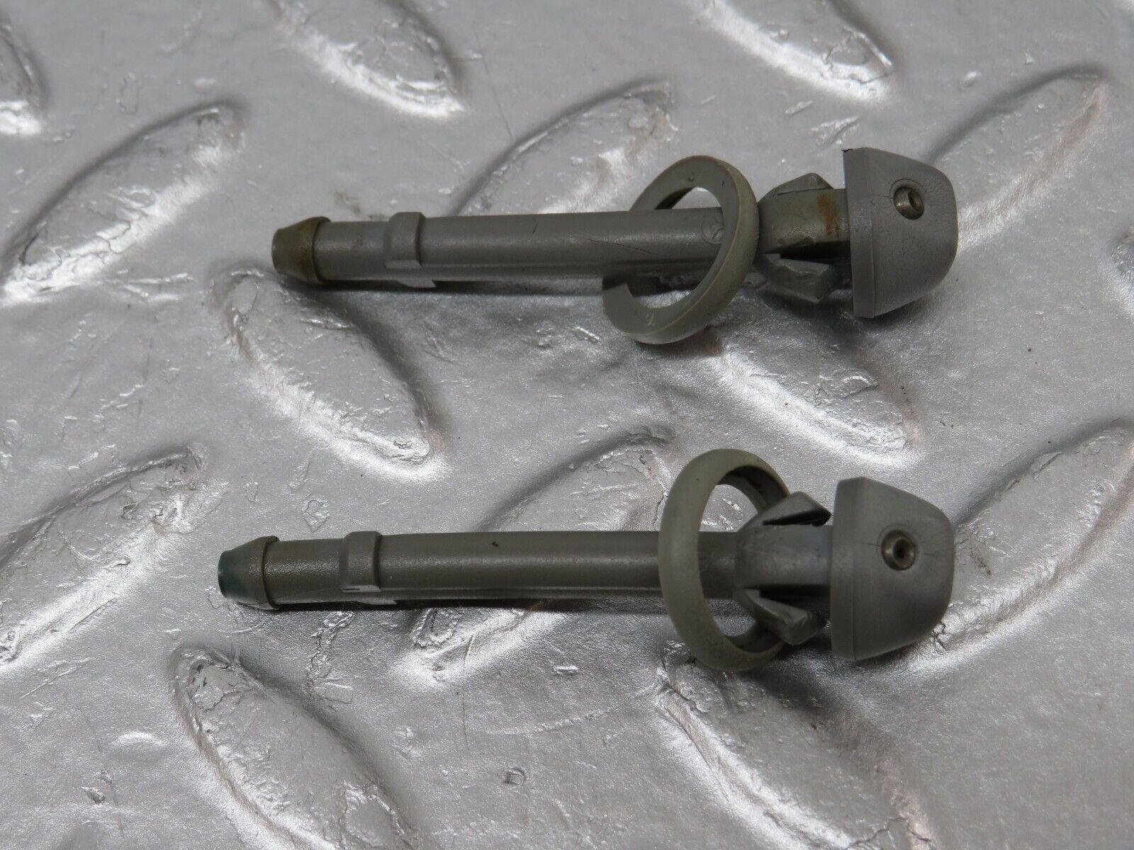 34335 Mercedes-Benz C126 380SEC Coupe Headlight Washer Nozzle