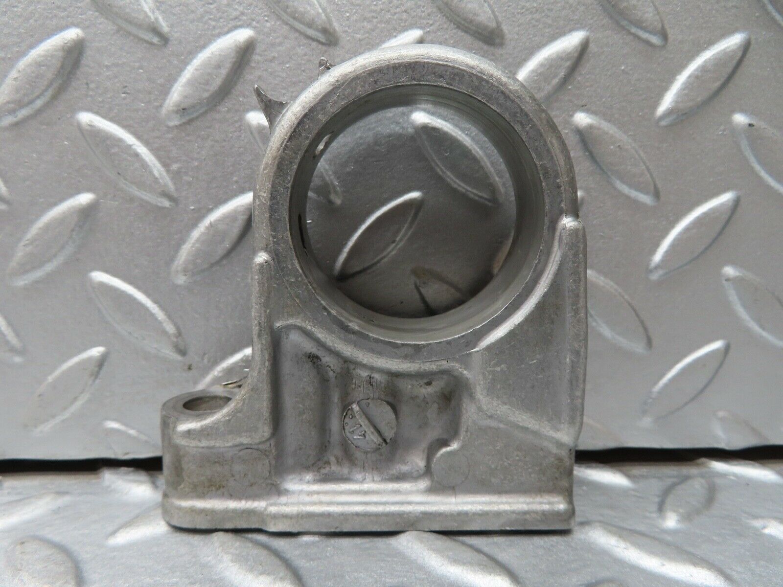 17729 Mercedes-Benz W116 450SEL Camshaft Tower Bearing 1160514818