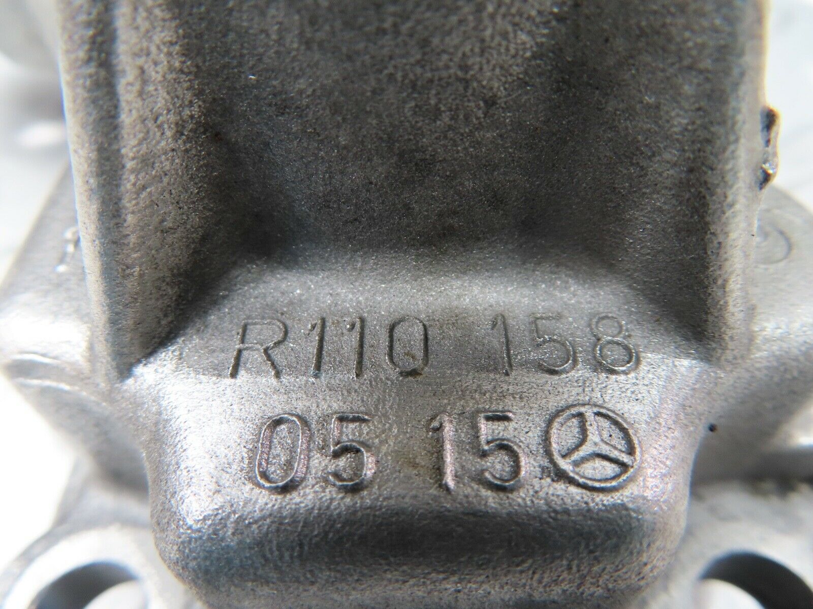 16884 Mercedes-Benz C123 280CE Coupe Ignition Distributor Housing 1101580515