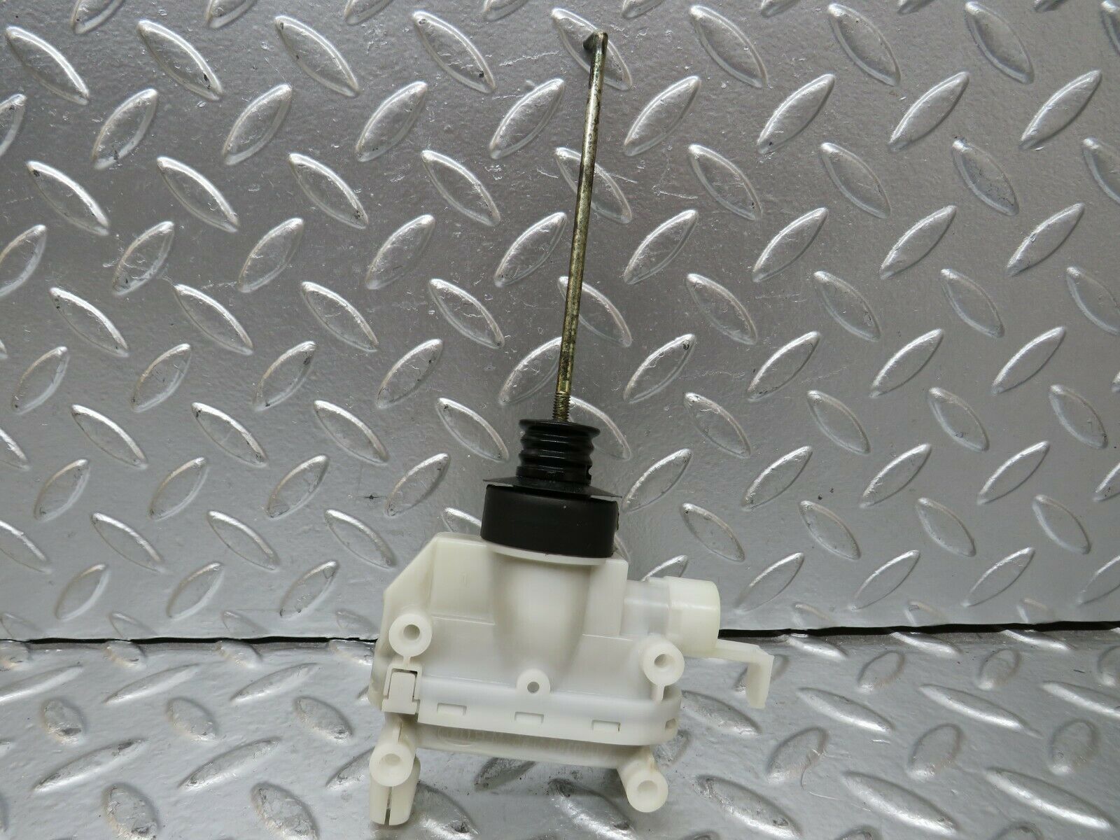 24253 Mercedes-Benz S124 220TE Door Lock Vacuum Actuator Hella Rear Right