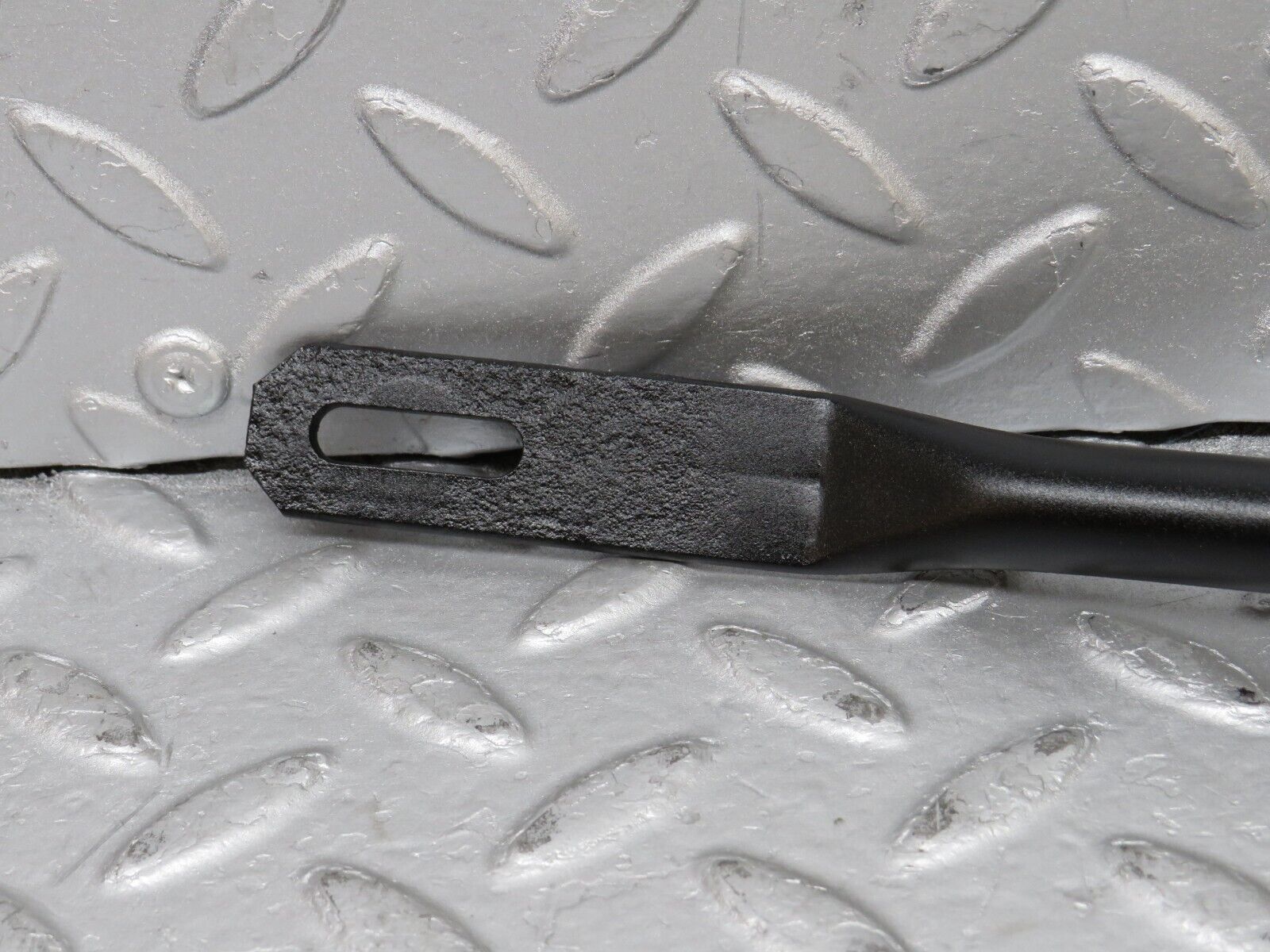 36776 Mercedes-Benz W201 190E 2.0L Horn Bracket Holder