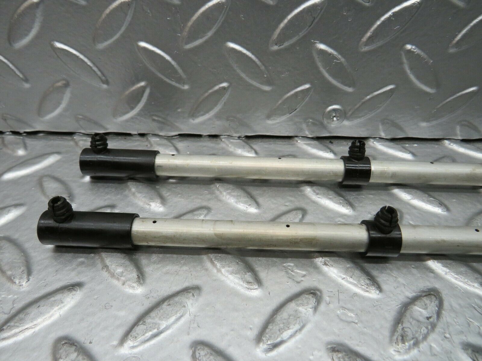 22985 Mercedes-Benz C107 450SL Coupe Camshaft Oil Tube