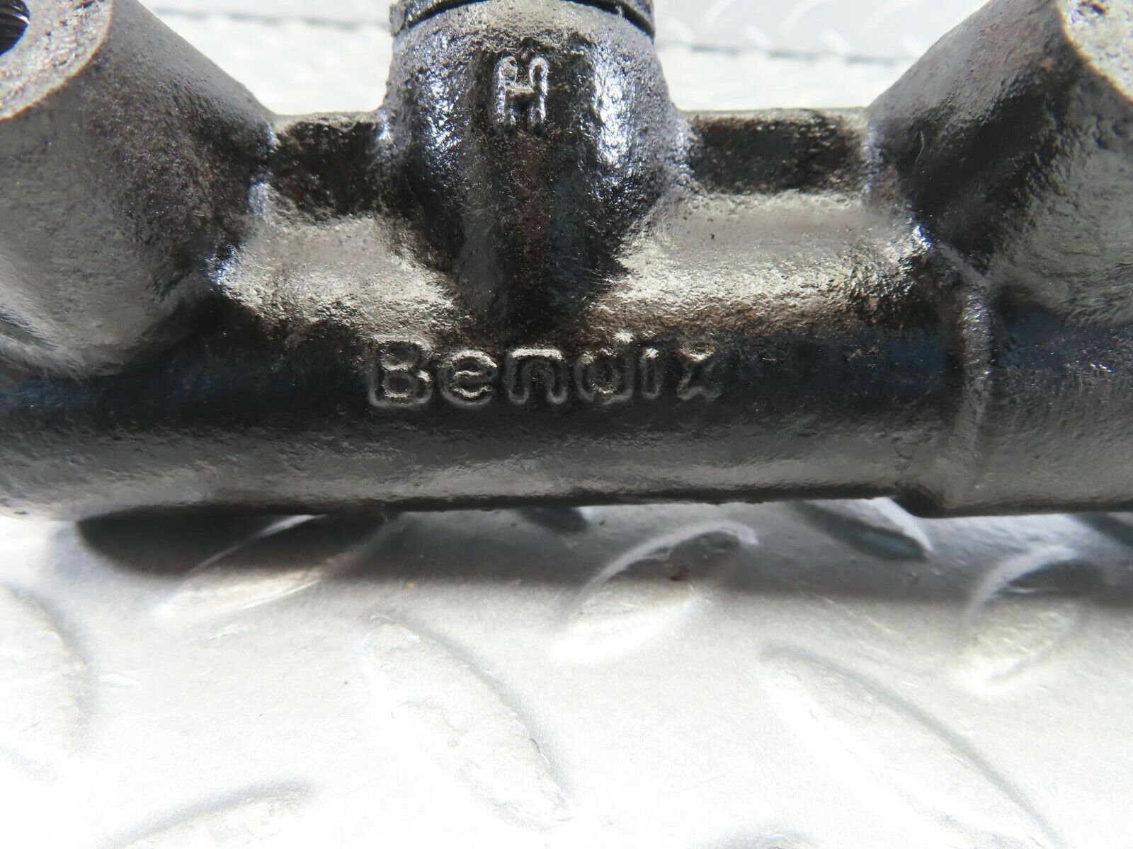 9901 Mercedes-Benz C123 230CE Coupe Brake Master Cylinder