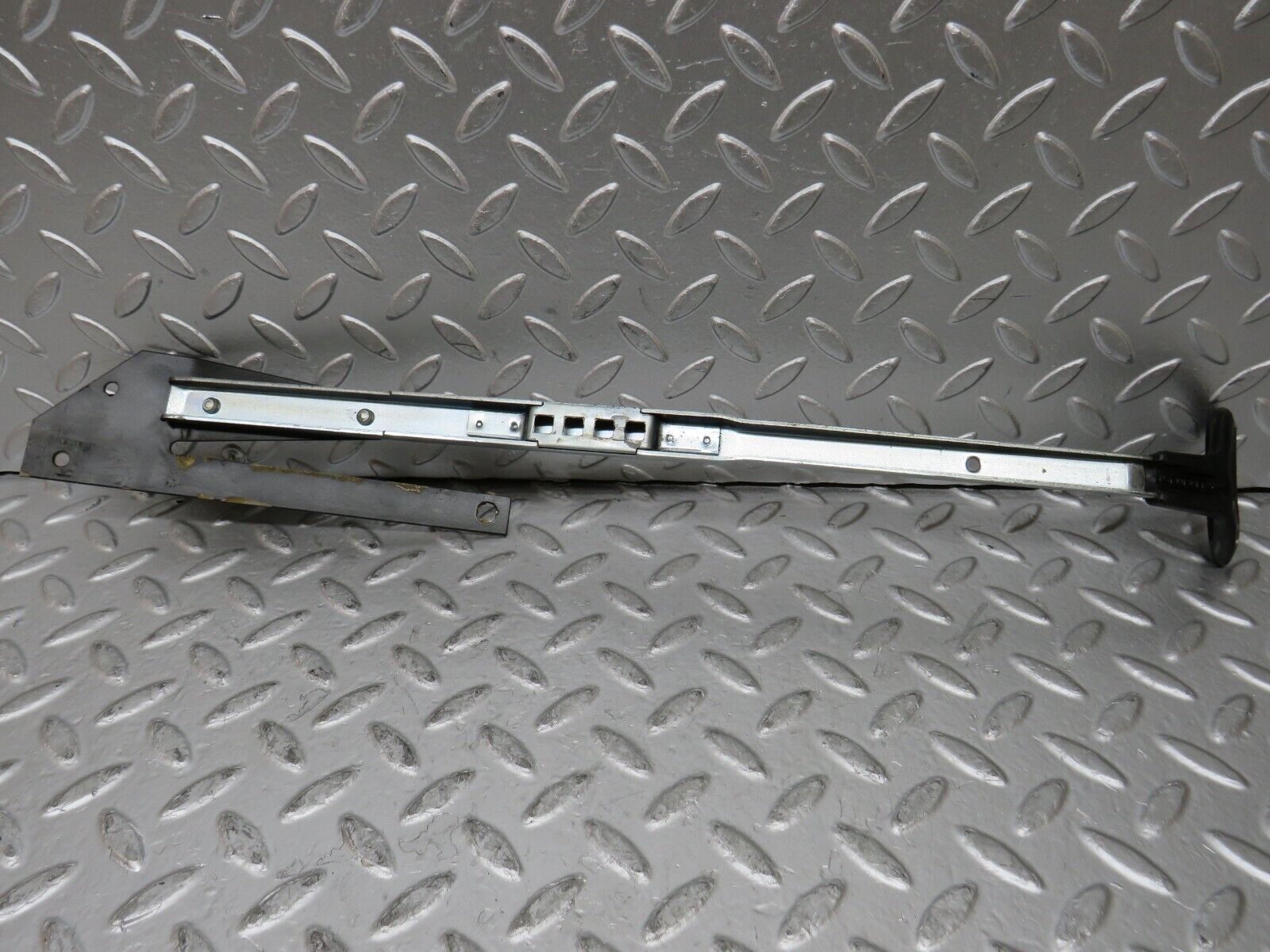 27011 Mercedes-Benz W123 240D Front Right Seat Sliding Adjust Handle