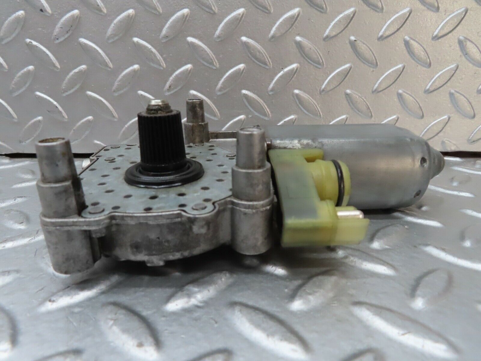 19520 Mercedes-Benz C140 CL420 Coupe Rear L Window Regulator Motor 0130821515