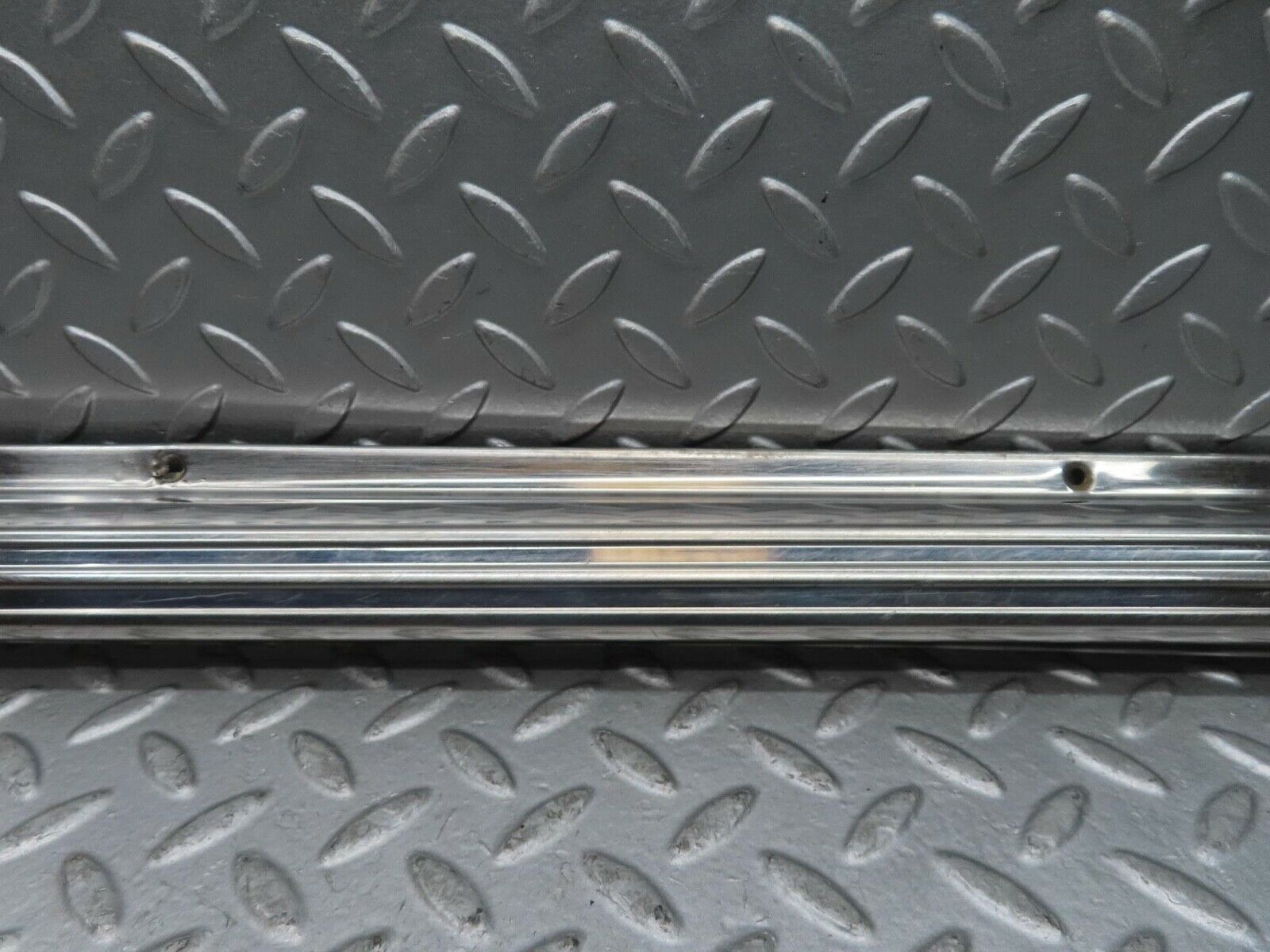 16755 Mercedes-Benz C107 380SLC Right Door Sill Chrome