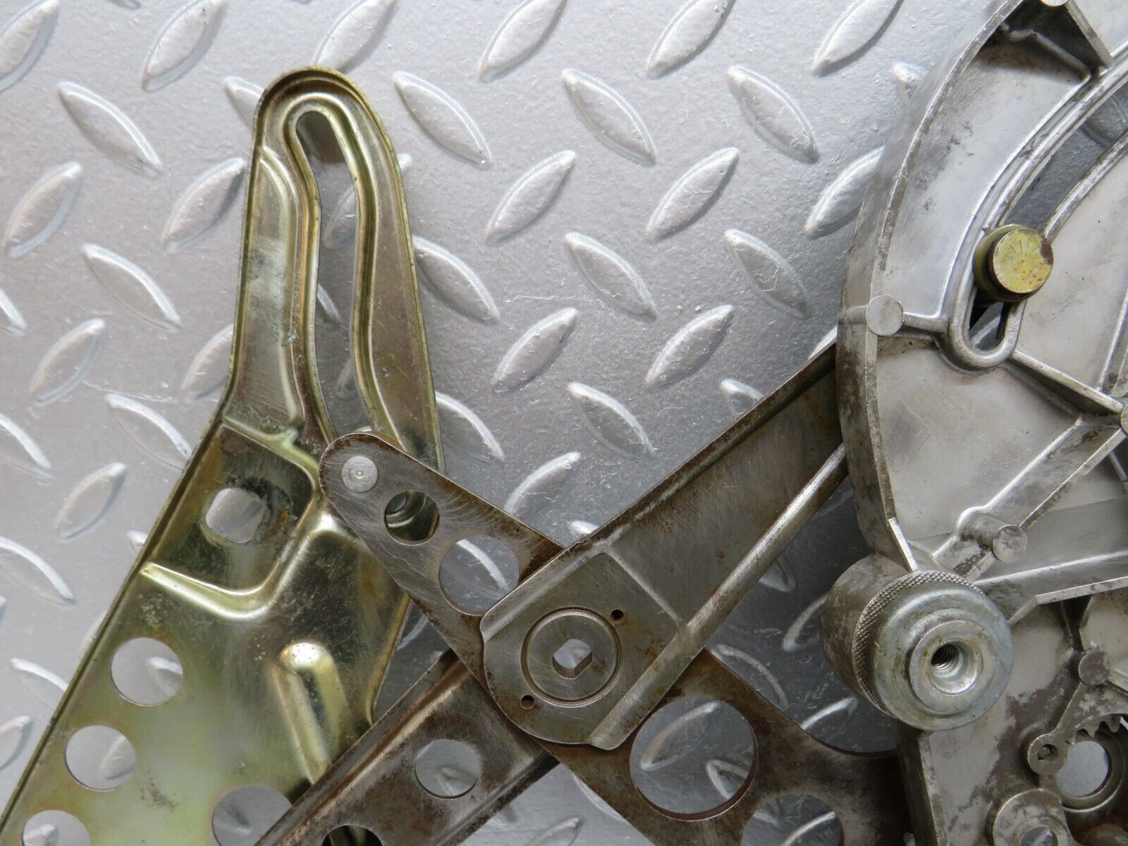 34298 Mercedes-Benz C126 380SEC Coupe Rear Right Power Window Regulator