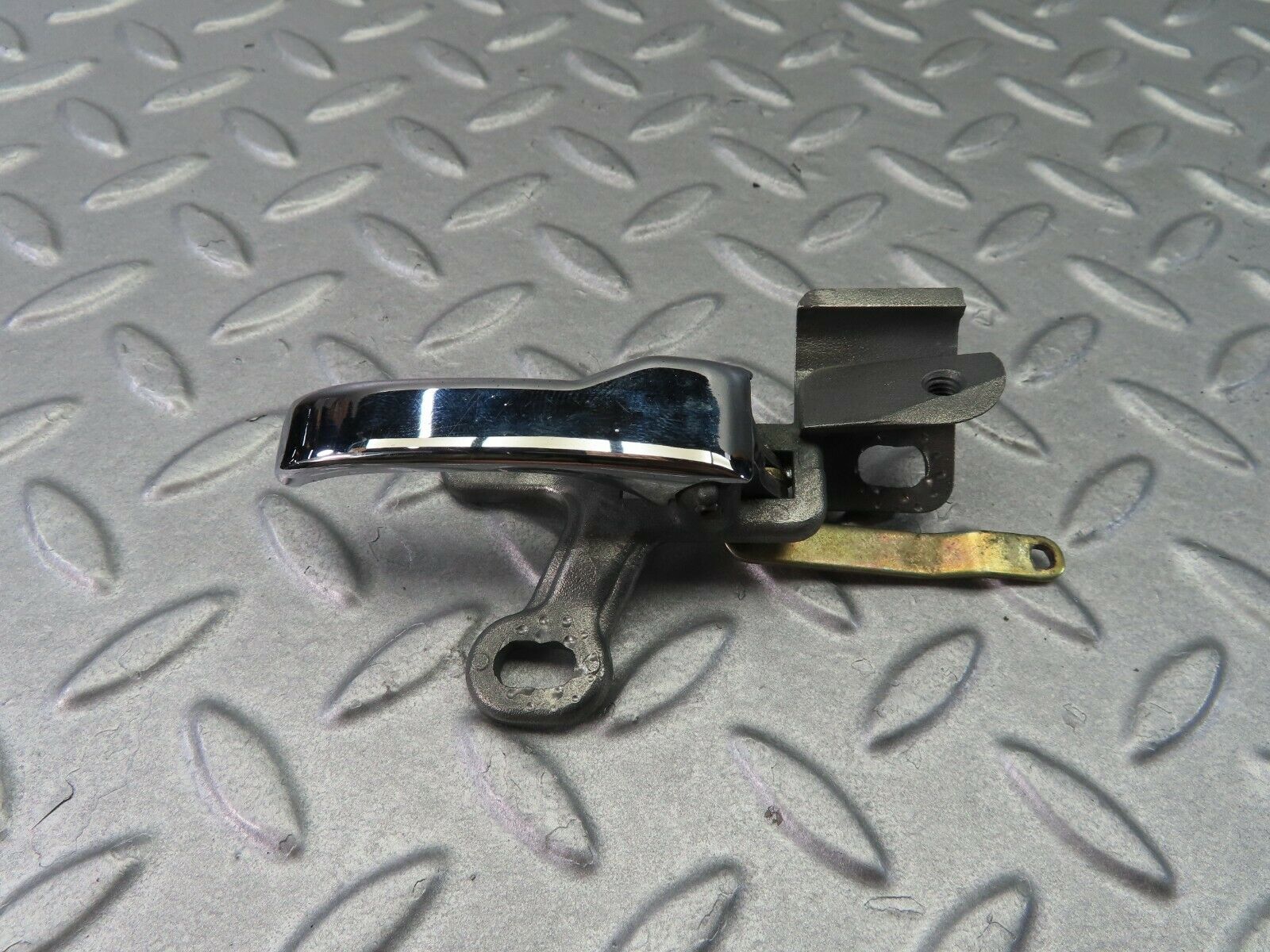 7917 Mercedes-Benz W115 220D Right Interior Door Handle Chrome 1157660219