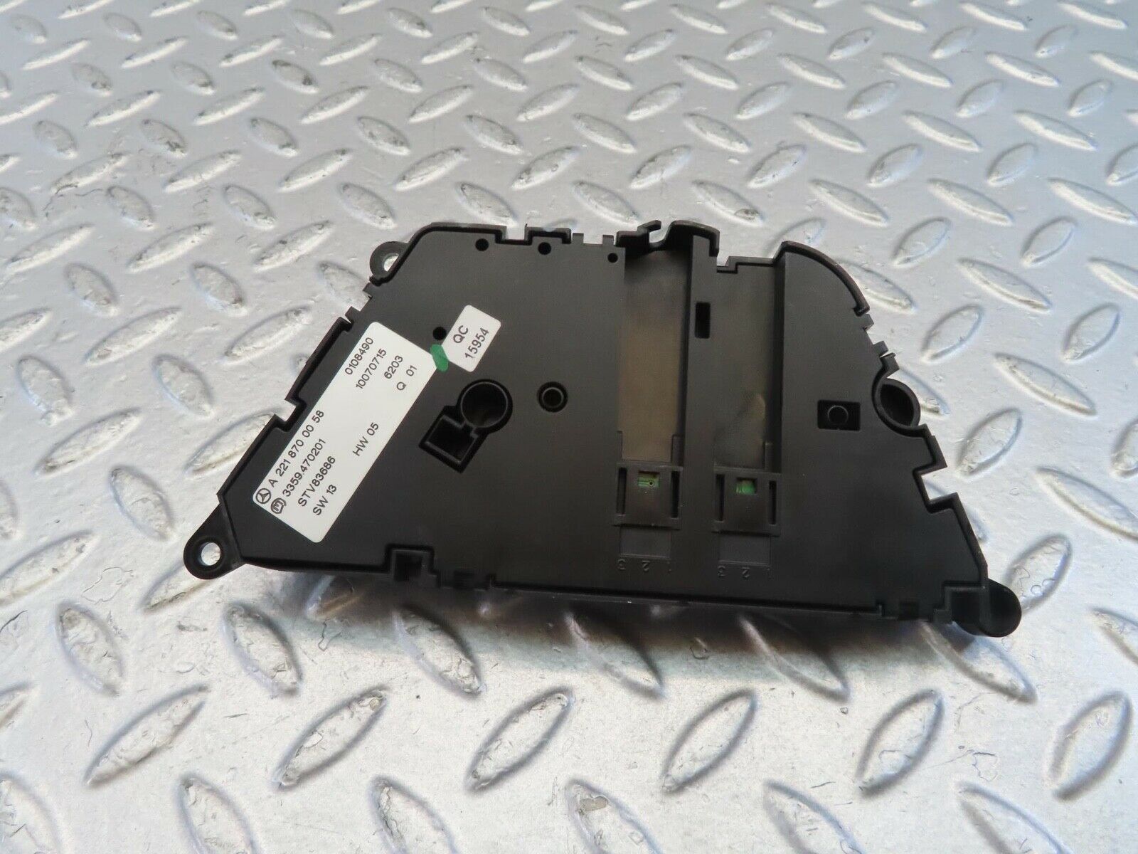 11096 Mercedes-Benz W221 S320 Rear Left Seat Switch 2218700058