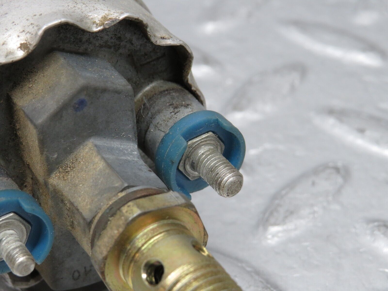 38584 Mercedes-Benz R129 280SL Coupe Fuel Pump Bosch 0580254950