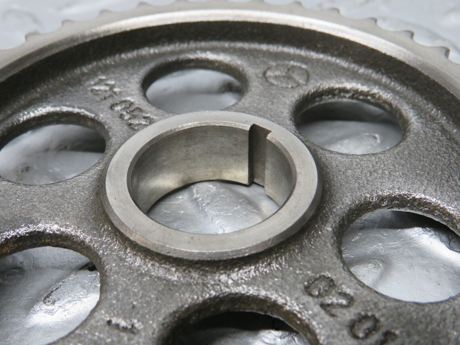 32917 Mercedes-Benz W123 300D Camshaft Timing Gear 1210520201