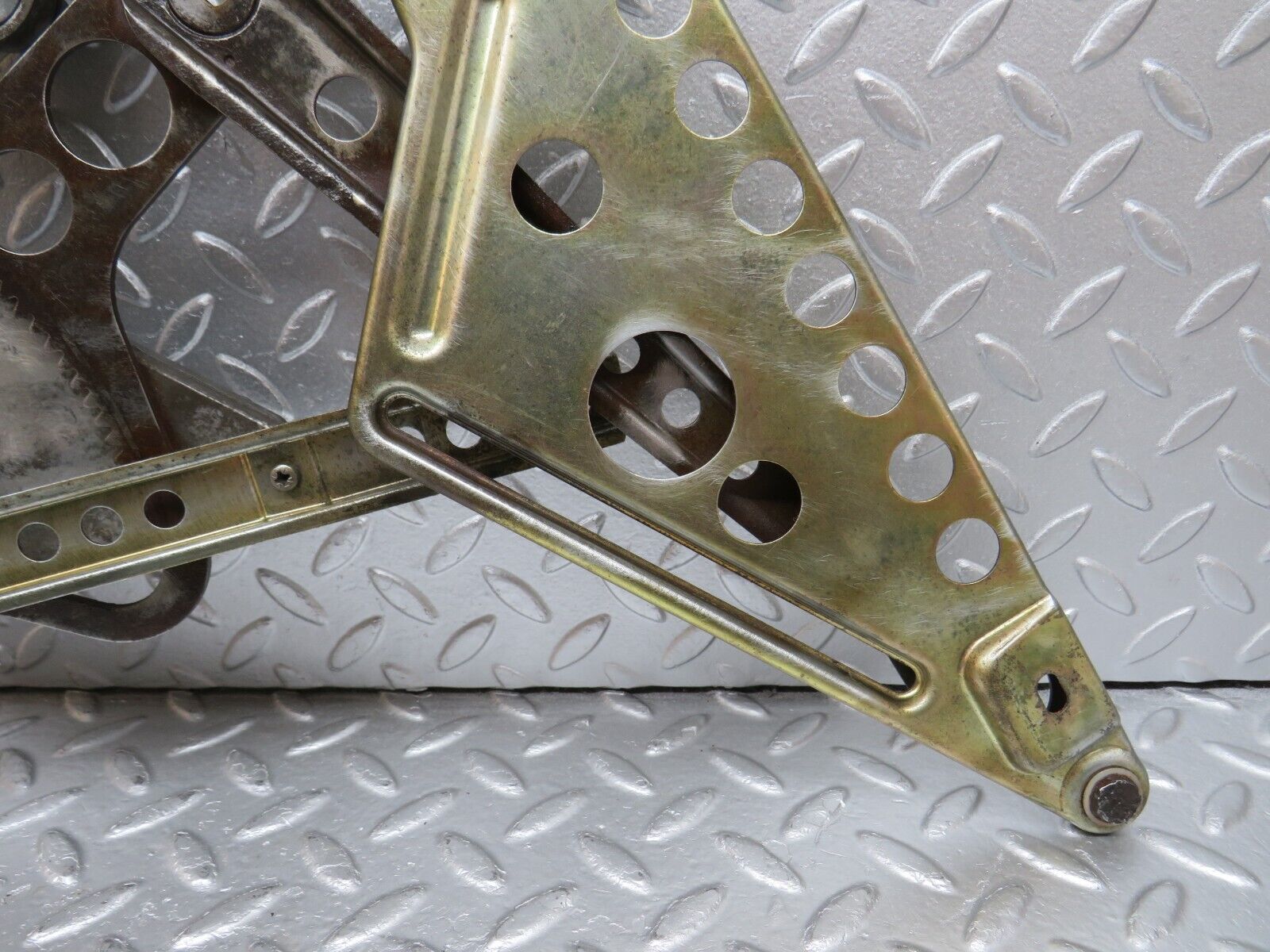 34298 Mercedes-Benz C126 380SEC Coupe Rear Right Power Window Regulator