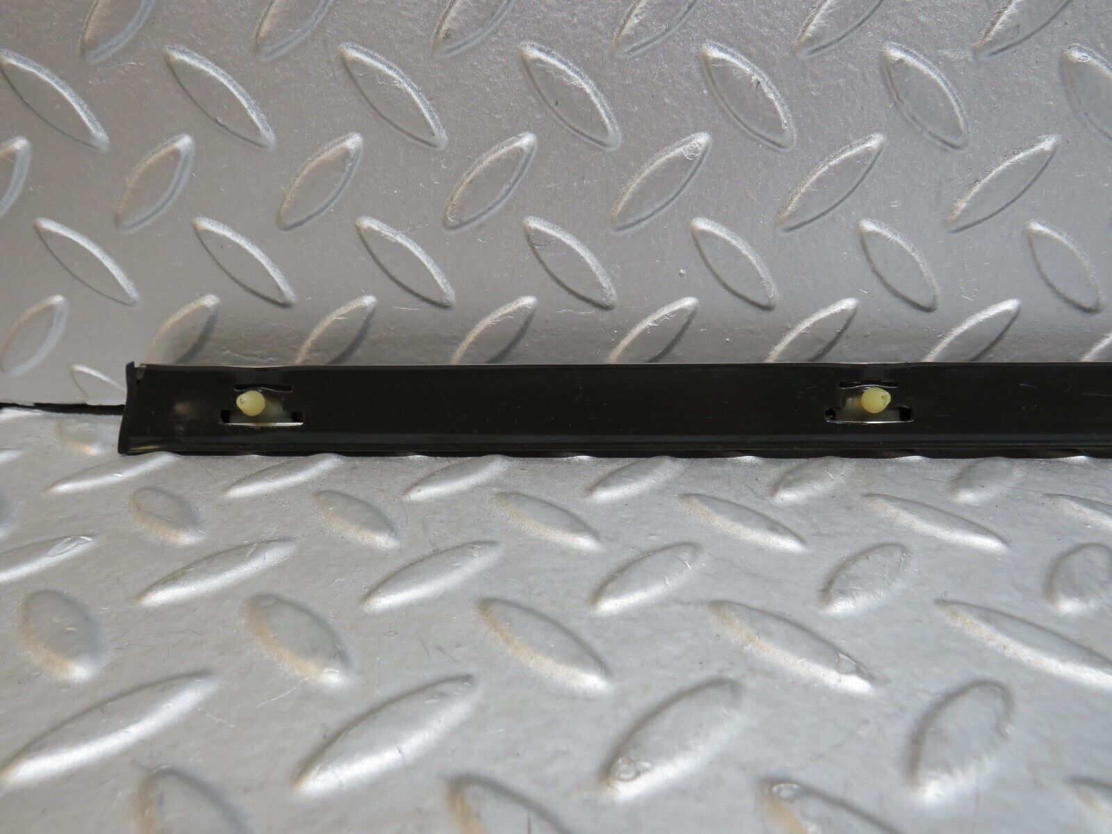 37432 Mercedes-Benz W109 300SEL Rear Right Fender Wing Centre Moulding Trim