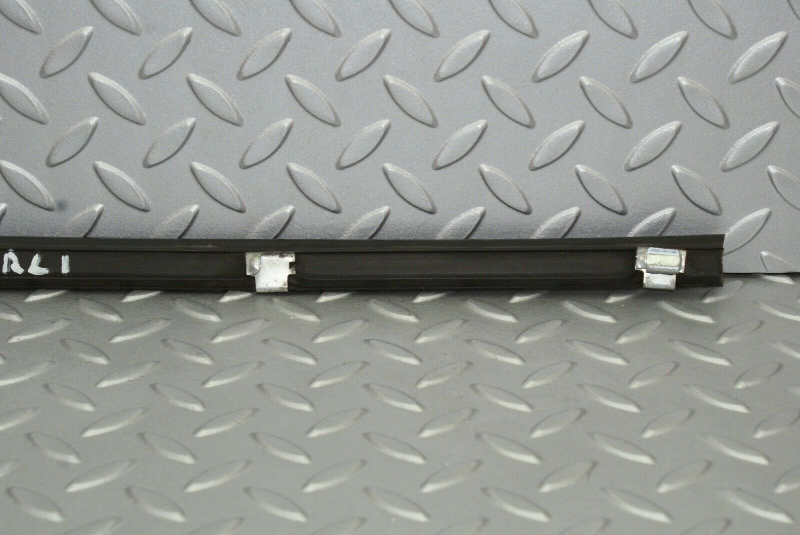 2649 Mercedes-Benz W116 350SE Glass Seal Trim Rubber Rear Left