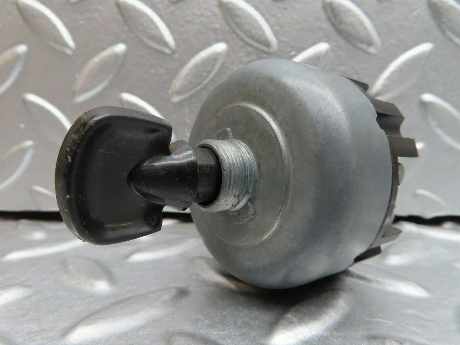 21002 Mercedes-Benz W114 250CE Coupe Headlight Switch