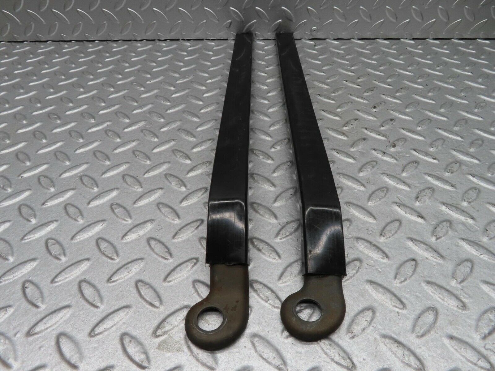 14424 Mercedes-Benz W116 350SE Seat Belt Runner Left Right