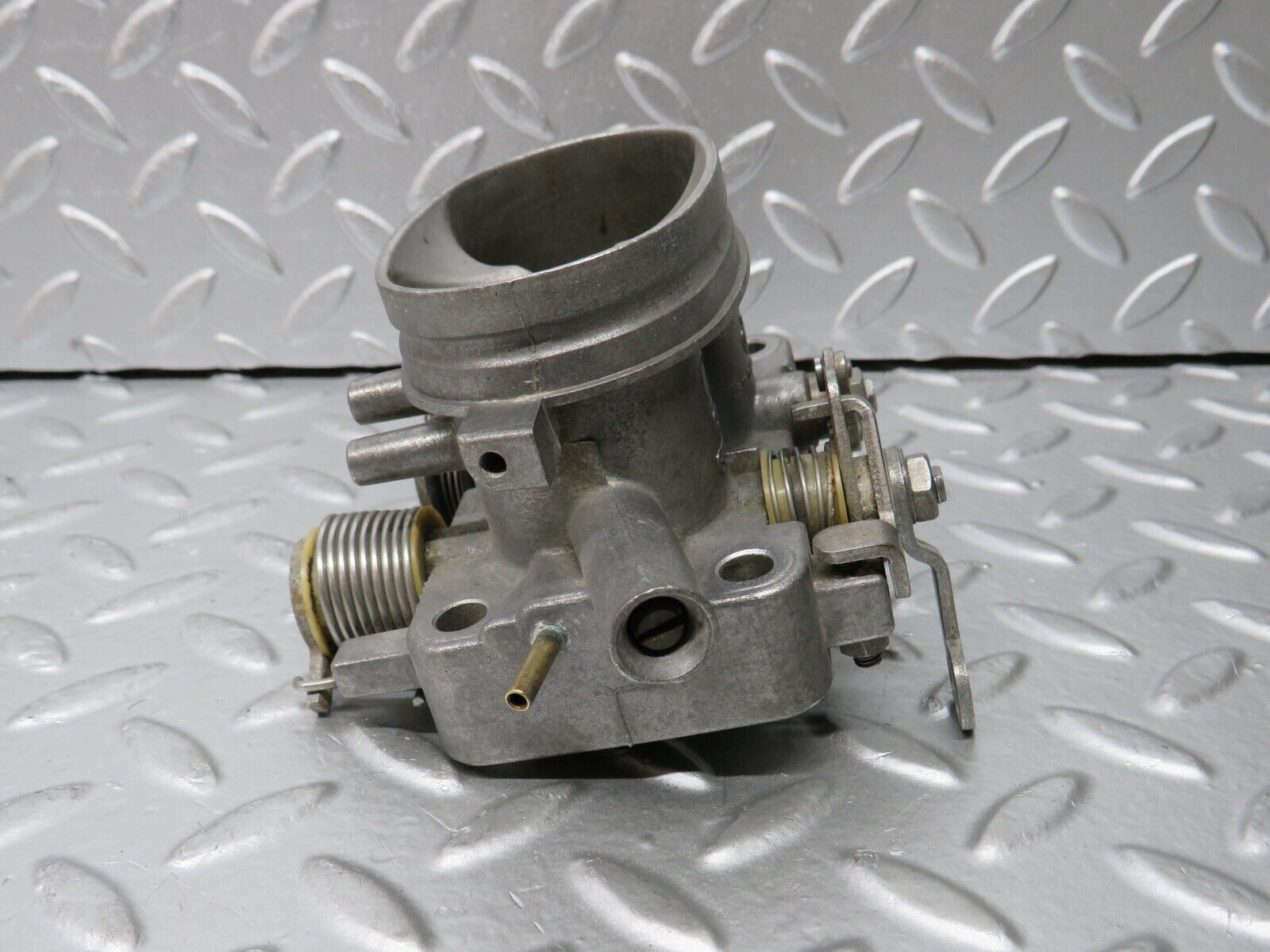 30124 Porsche 924 Throttle Body Valve