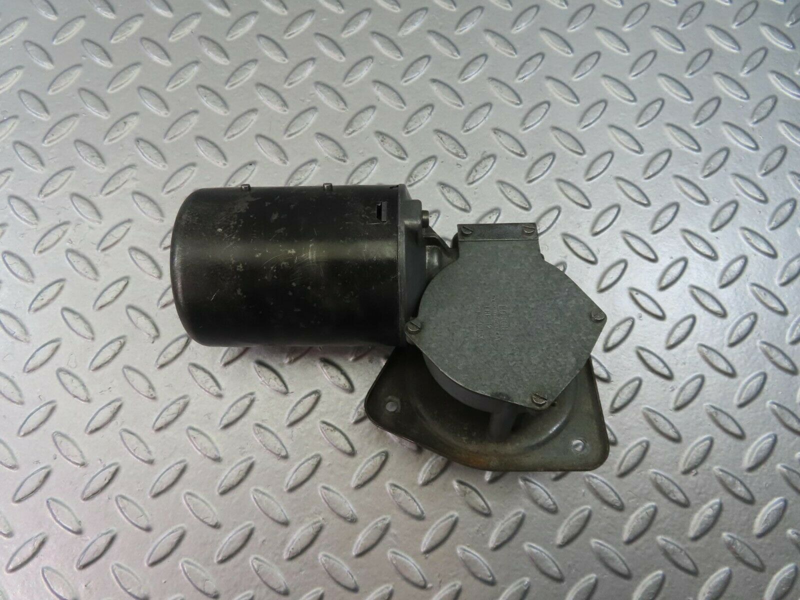 8904 Mercedes-Benz W108 Wiper Motor Bosch 0390446050