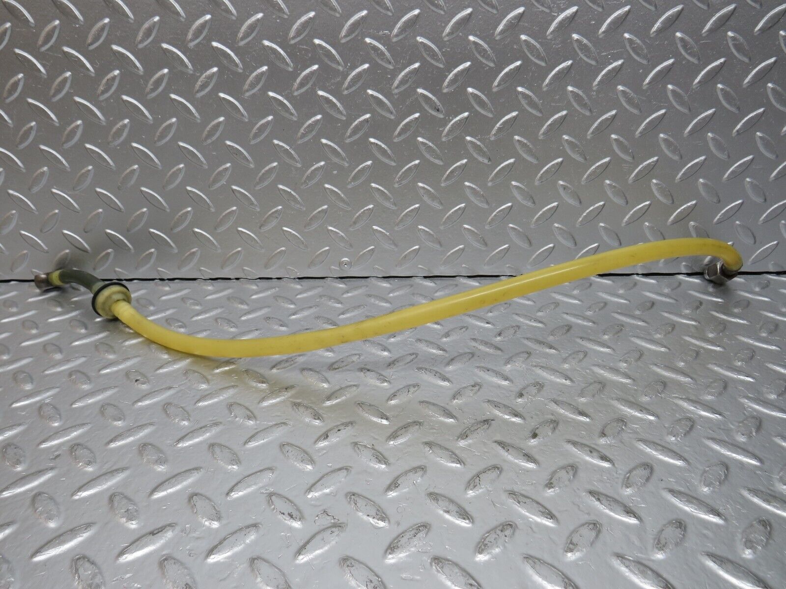 31086 Mercedes-Benz W123 200D Brake Servo Vacuum Pipe