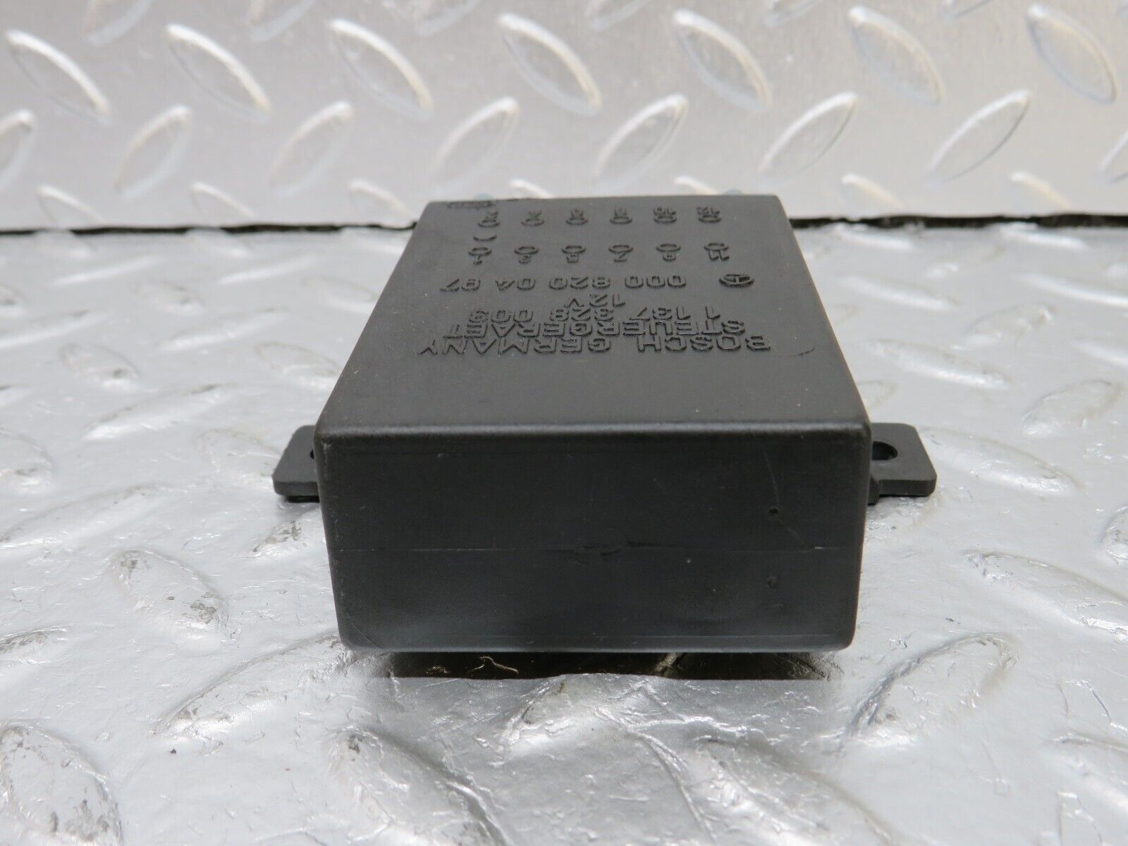 34401 Mercedes-Benz C126 380SEC Coupe Seat Belt Presenter Relay 1137328003