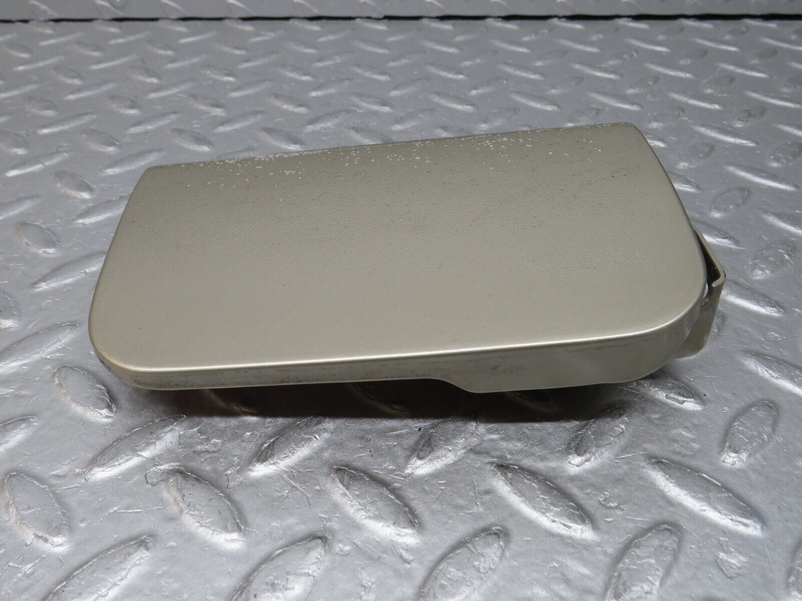 36548 Mercedes-Benz W201 190E 2.0L Fuel Tank Flap Cap 2015842839