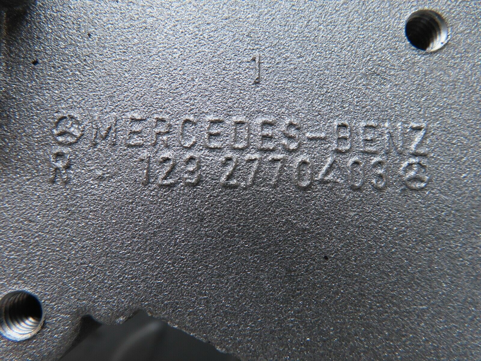 17848 Mercedes-Benz W123 230E Automatic Transmission Valve Body 1232770403