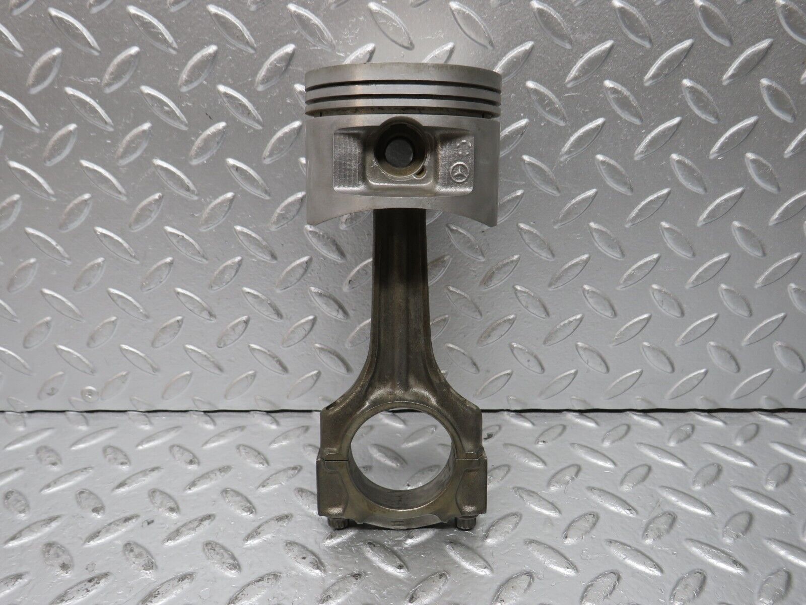 32709 Mercedes-Benz S124 300TE Wagon Piston With Connecting Rod 88.485mm 10205