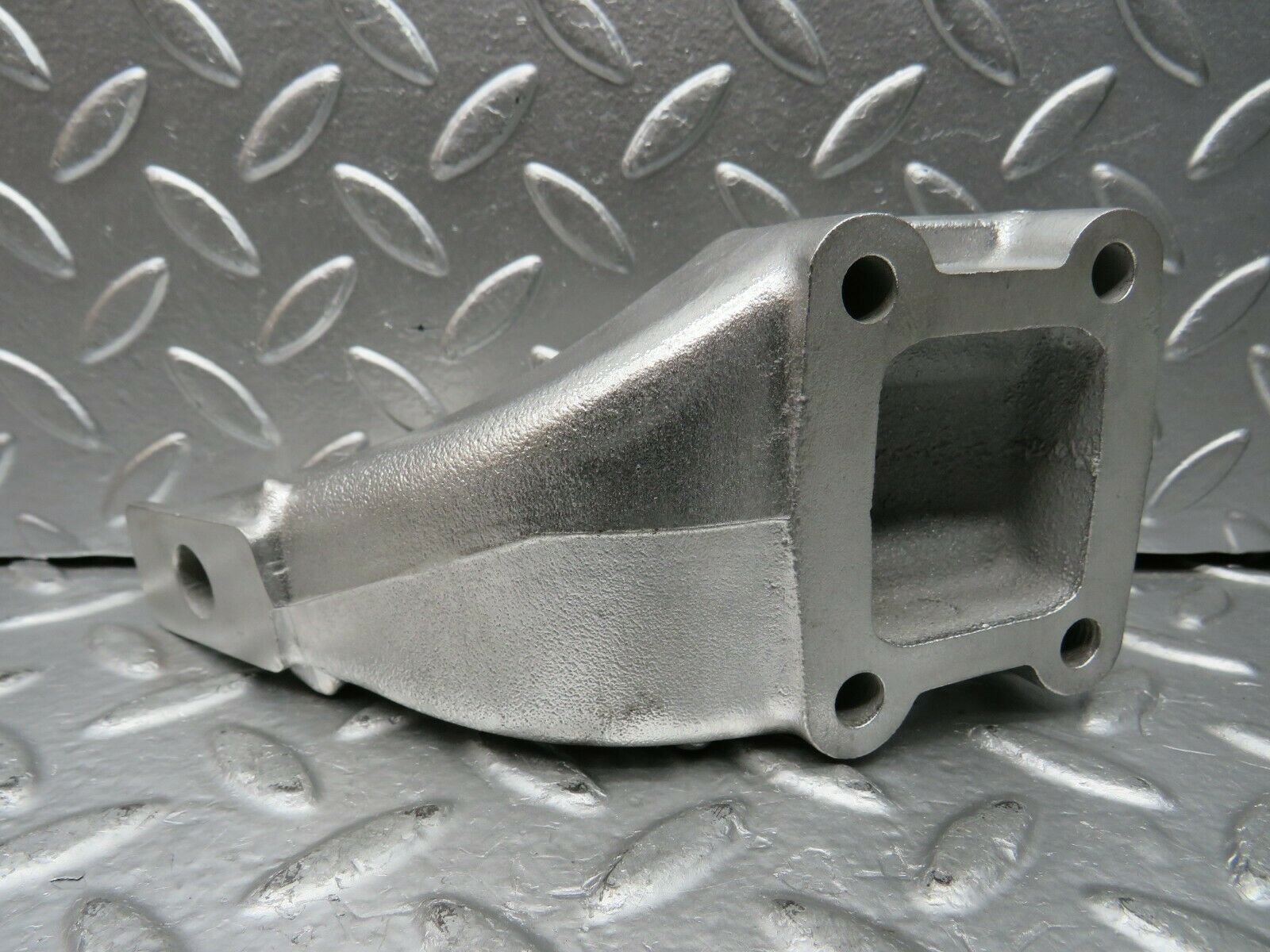 22832 Mercedes-Benz C107 450SLC Engine Mount Bracket Right Side 1162234704