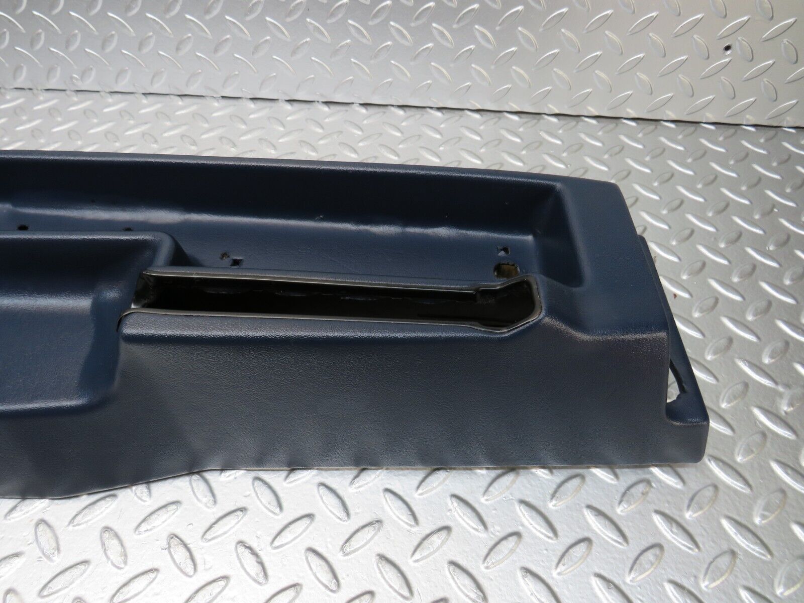 25216 Mercedes-Benz W201 190D Centre Console Blue 2016831325