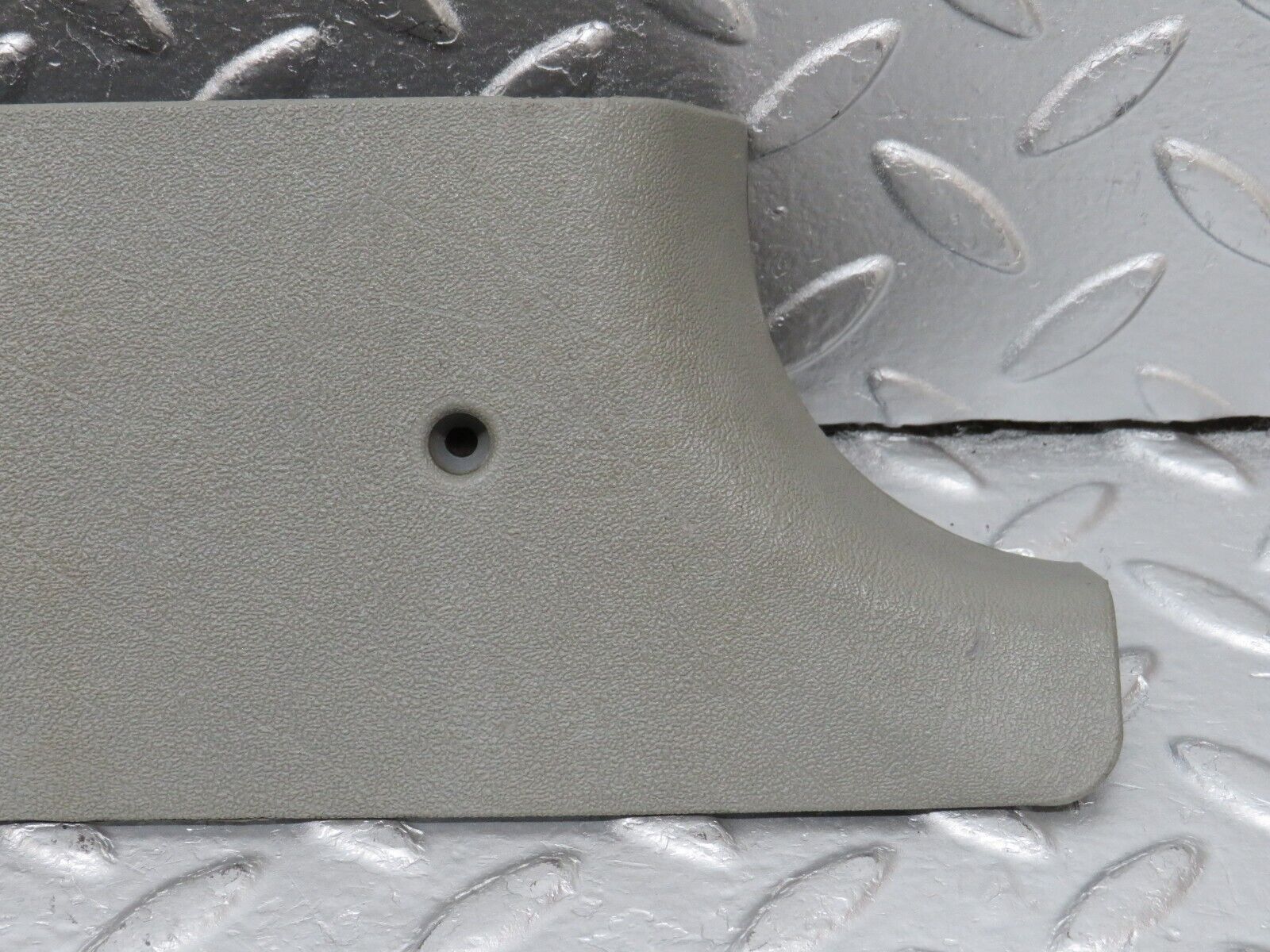 33662 Mercedes-Benz W201 190E 2.0L B Pillar Bottom Cover Right Side Grey 2016920222