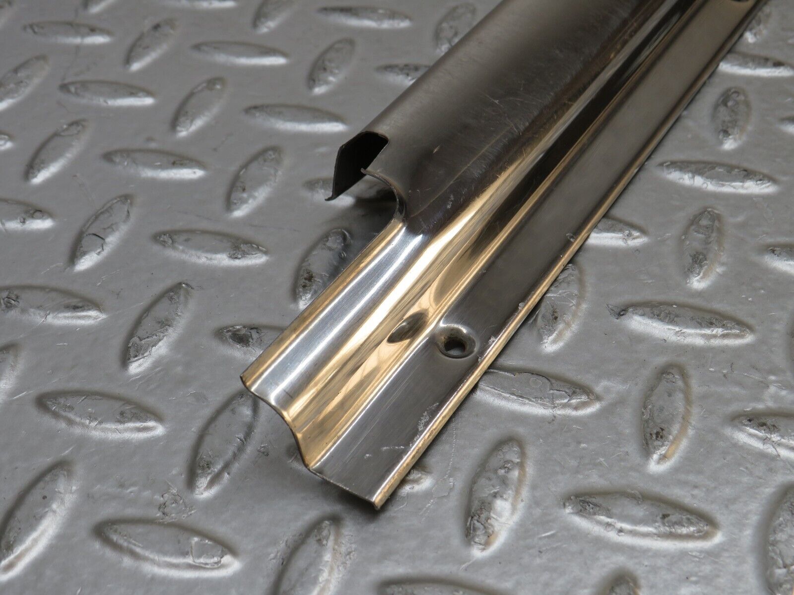 37383 Mercedes-Benz W109 300SEL Front Left Door Sill Chrome