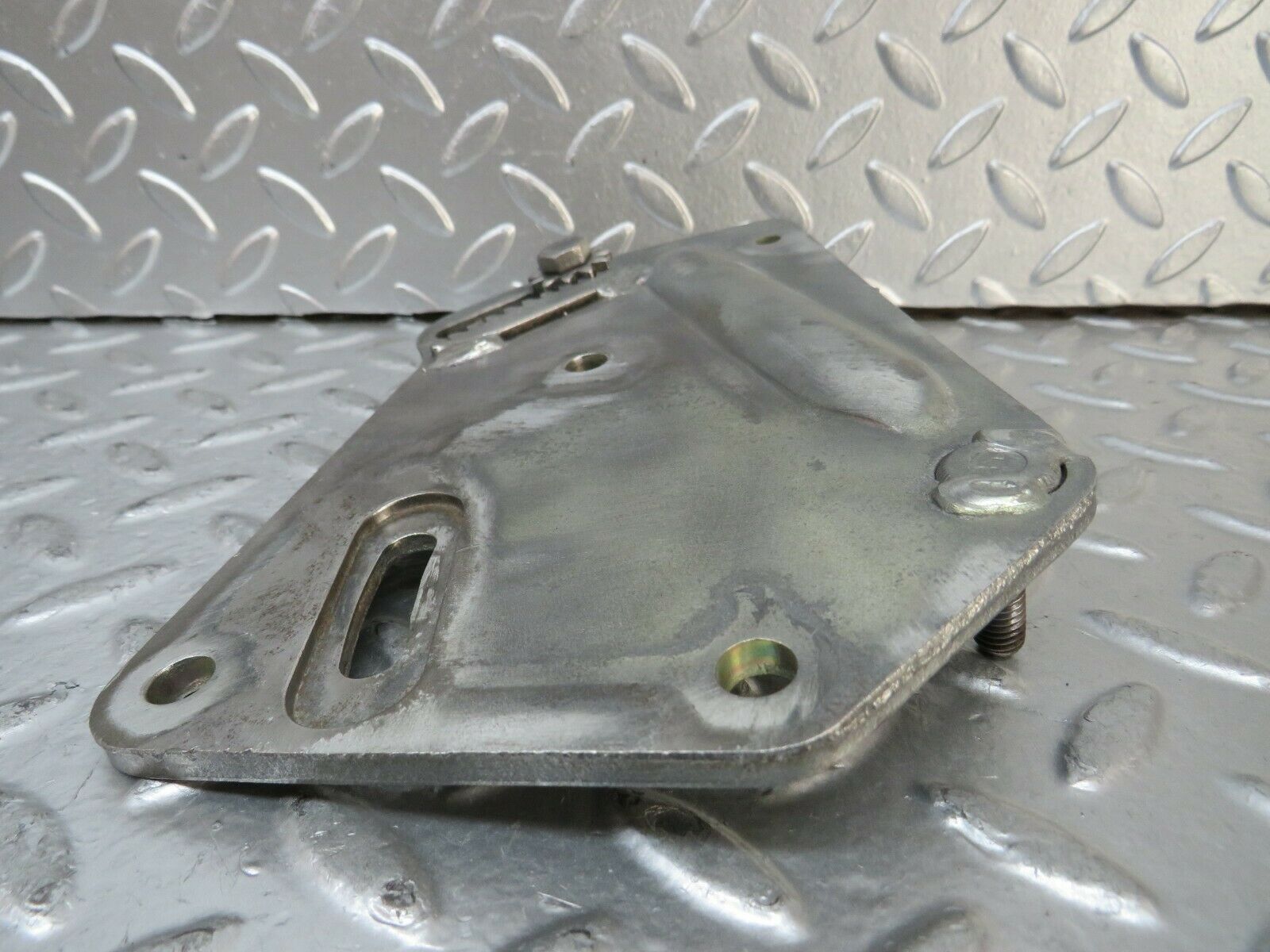 23861 Mercedes-Benz C107 450SLC Coupe Power Steering Pump Bracket