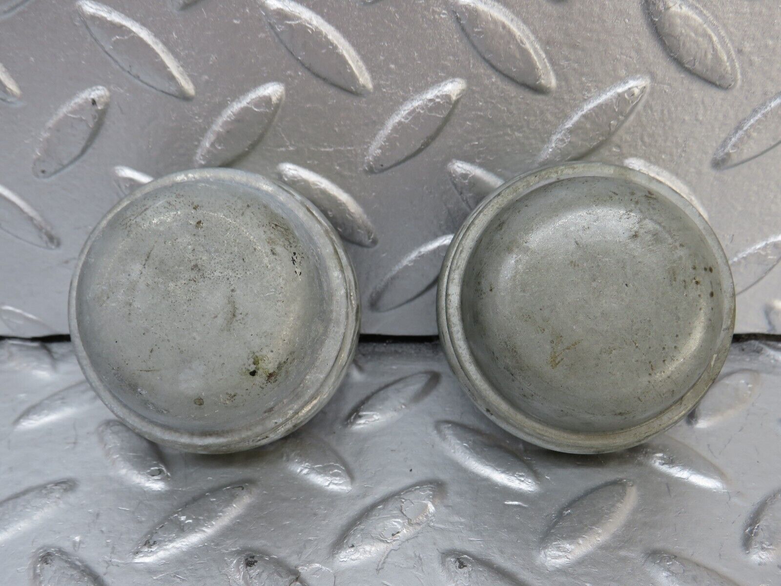 34863 Mercedes-Benz W210 320E Wheel Hub Locking Cap