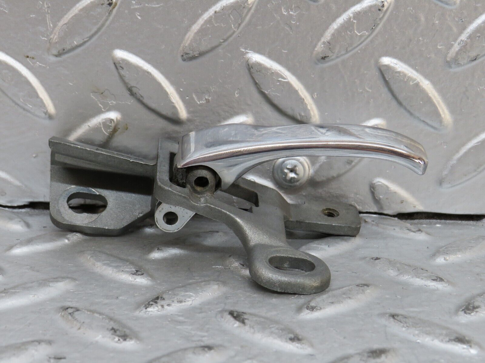 28285 Mercedes-Benz S123 240D Wagon Left Interior Door Handle 1237600161