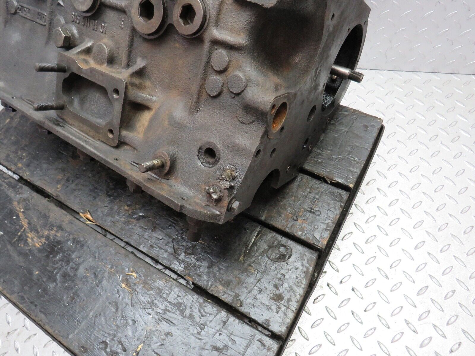 0346 Mercedes-Benz W123 220D Engine Block 6150111101