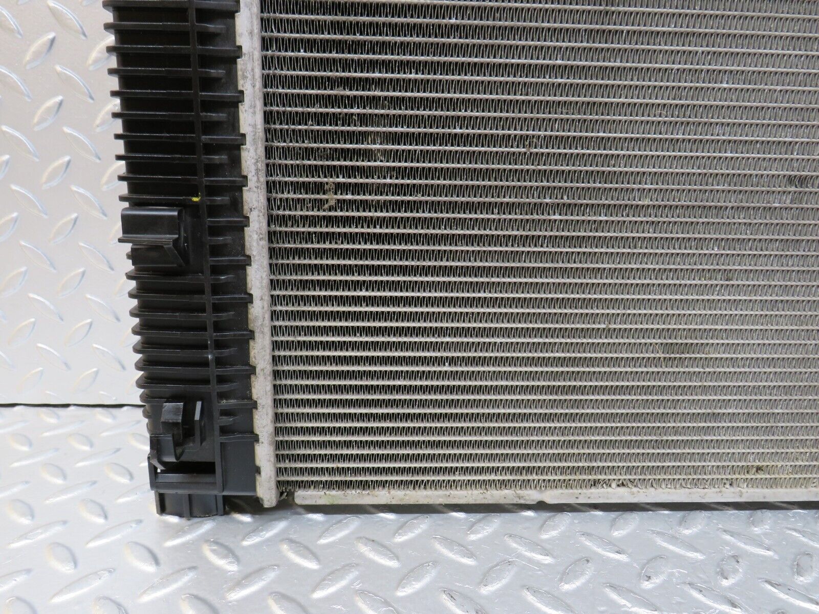 35118 Mercedes-Benz W221 Engine Coolant Radiator Valeo 2215000203