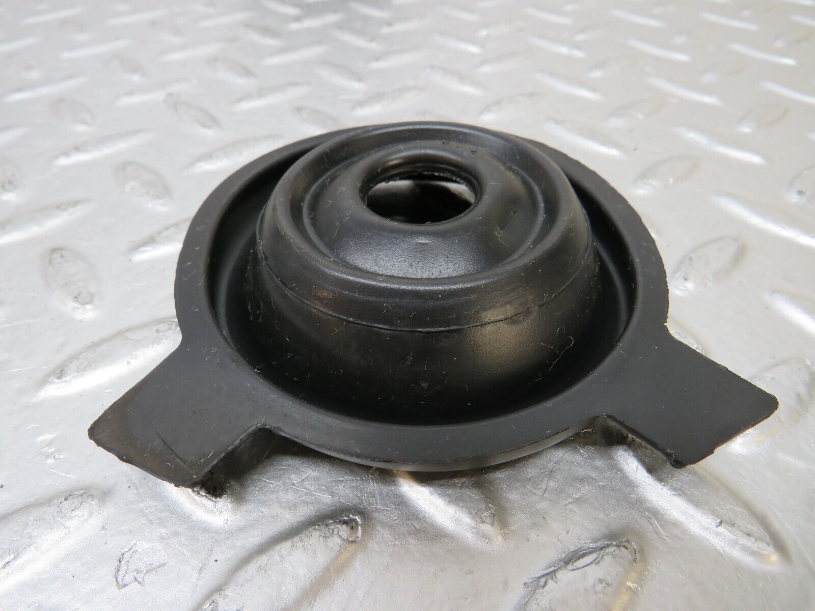 25883 Mercedes-Benz W124 280E Fuel Tank Rubber Seal 1244710481