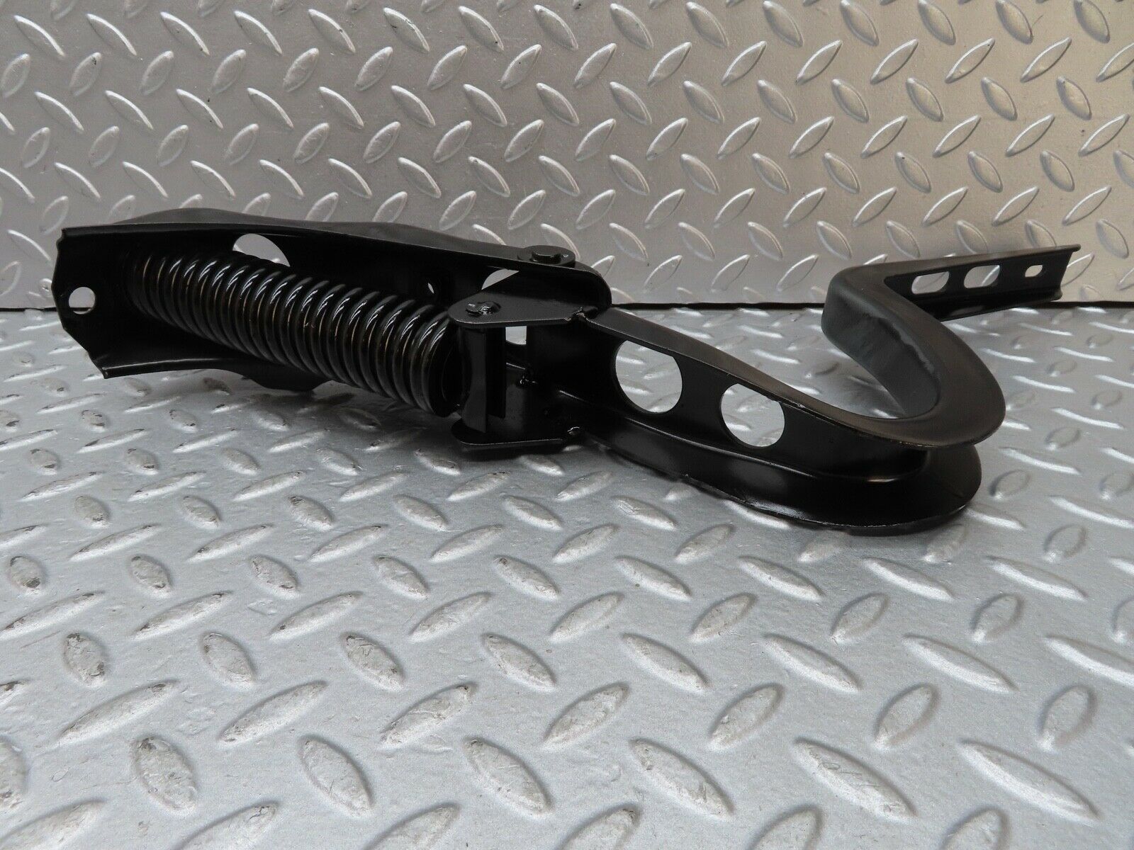 17604 Mercedes-Benz W116 450SEL Trunk Lid Hinge Right Side