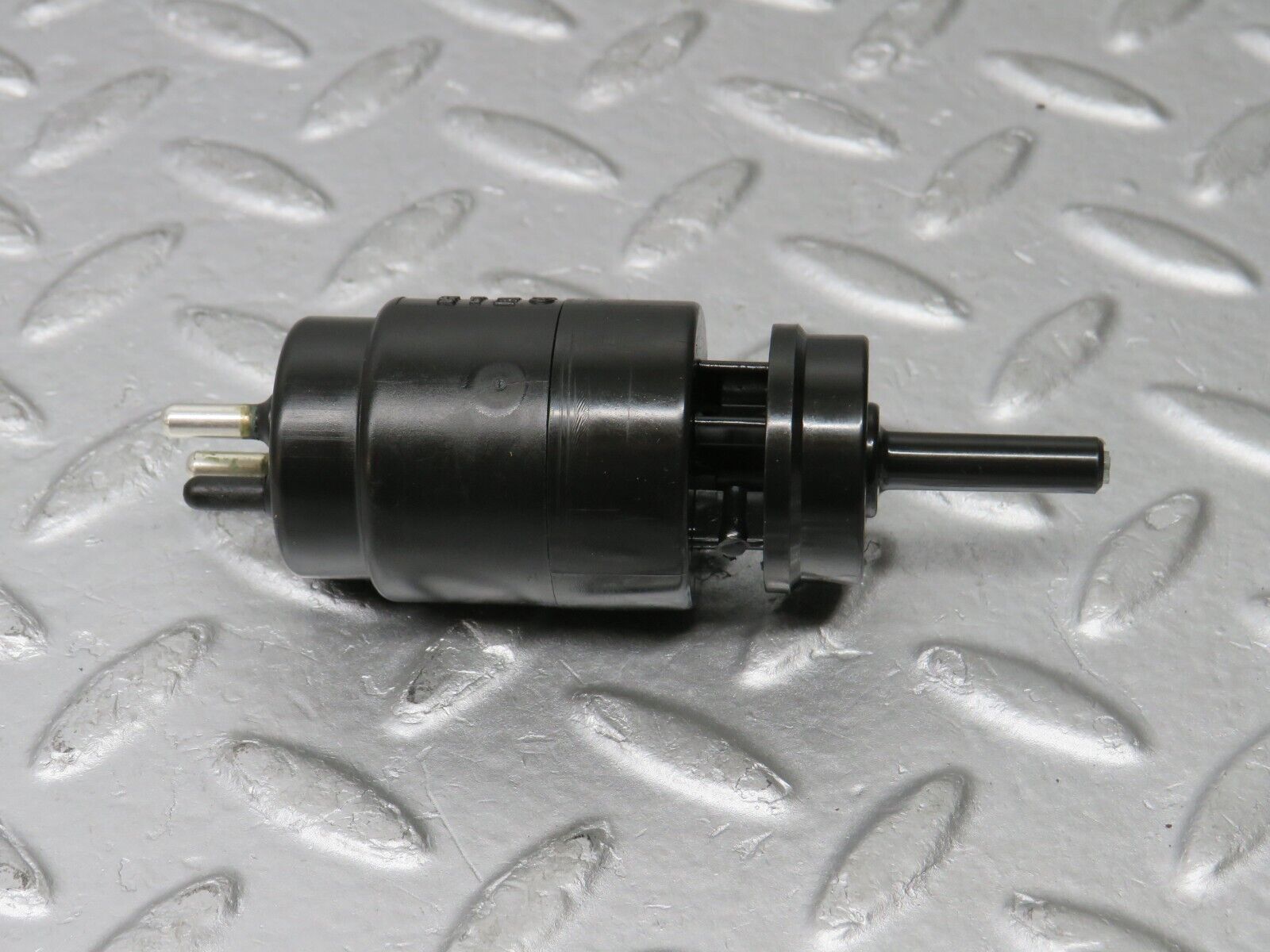 38393 Mercedes-Benz R129 280SL Coupe Windscreen Washer Pump Bosch 1248690621 0392040008