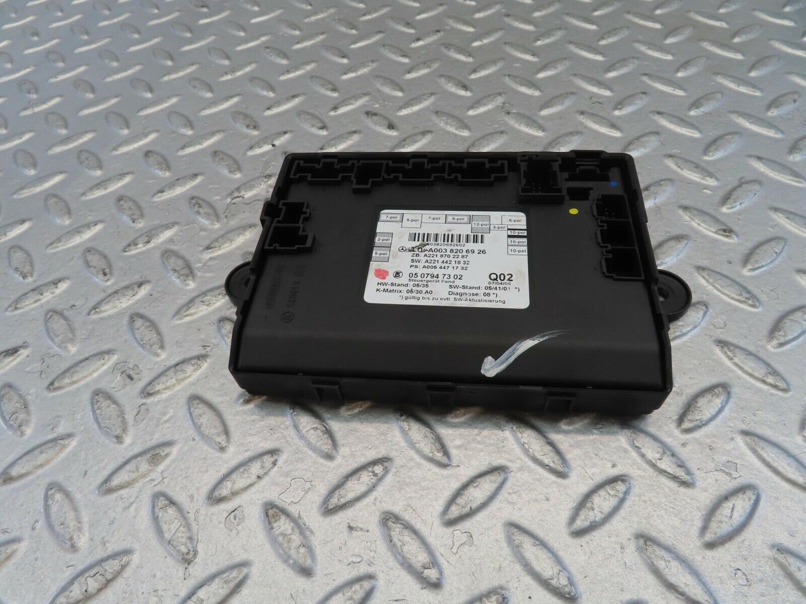 11084 Mercedes-Benz W221 S320 Rear Door Control Unit 2218702287