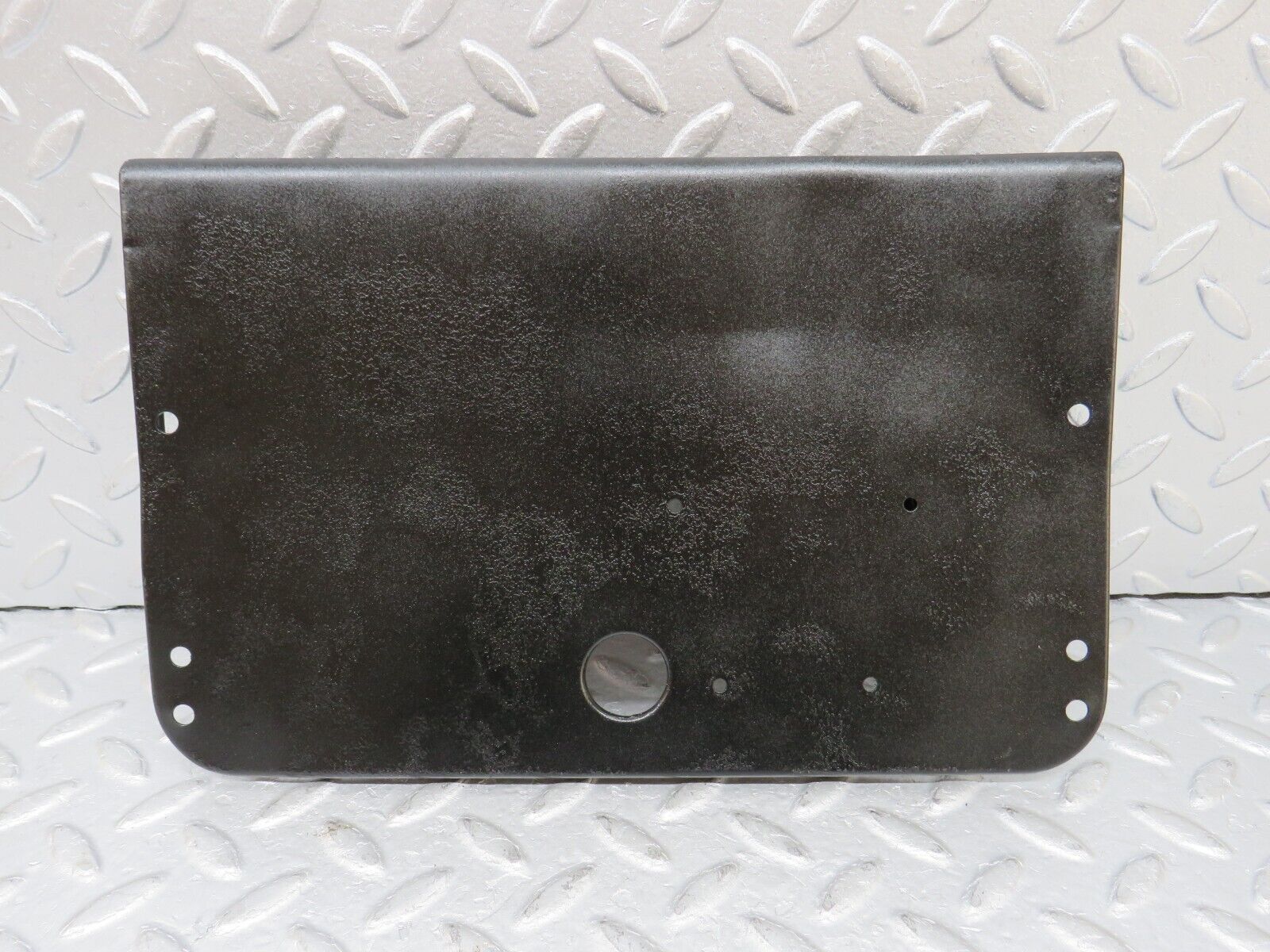 35872 Mercedes-Benz W108 Fuel Tank Flap Cap