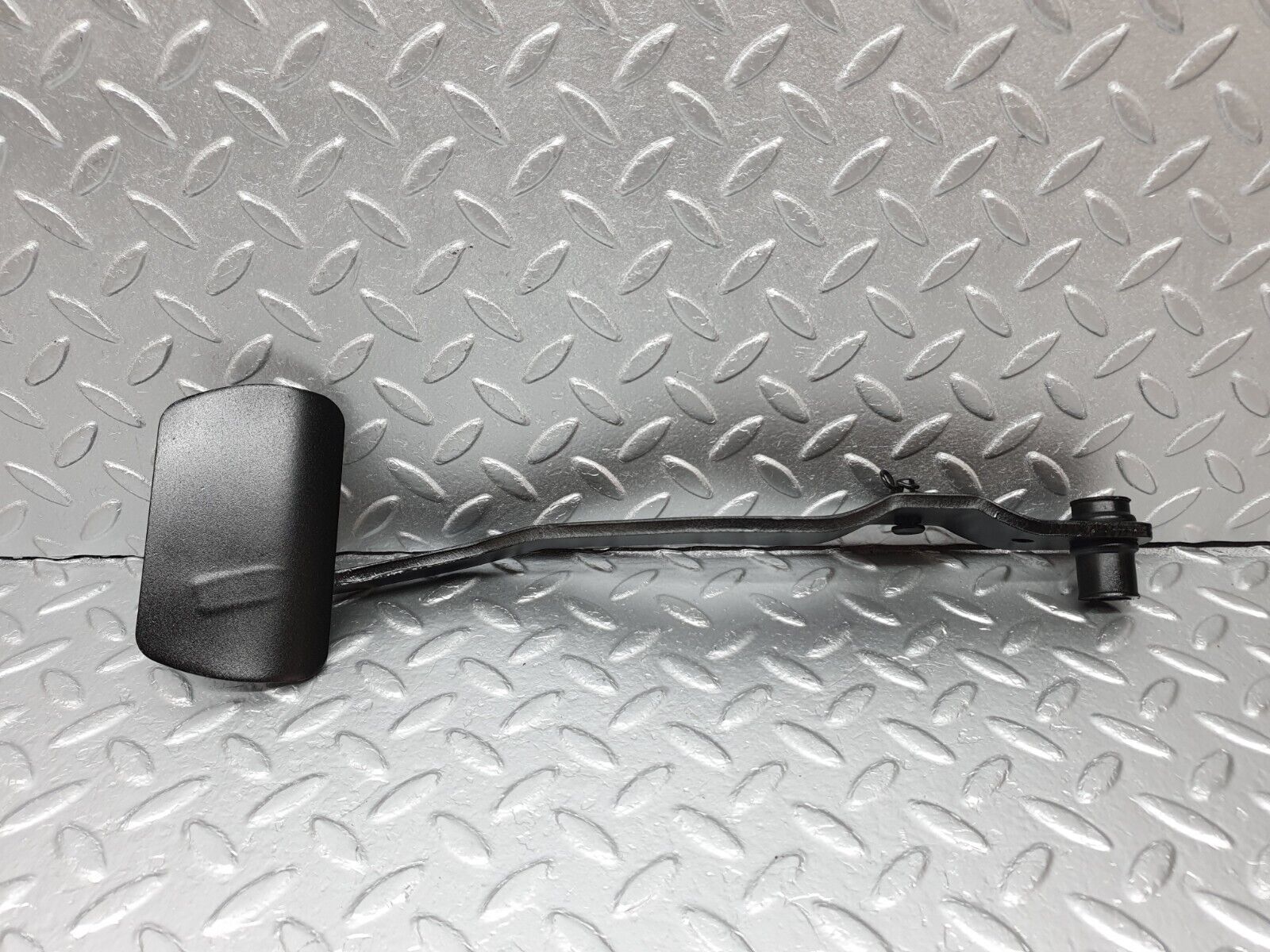 40834 Mercedes-Benz W123 300D Brake Pedal