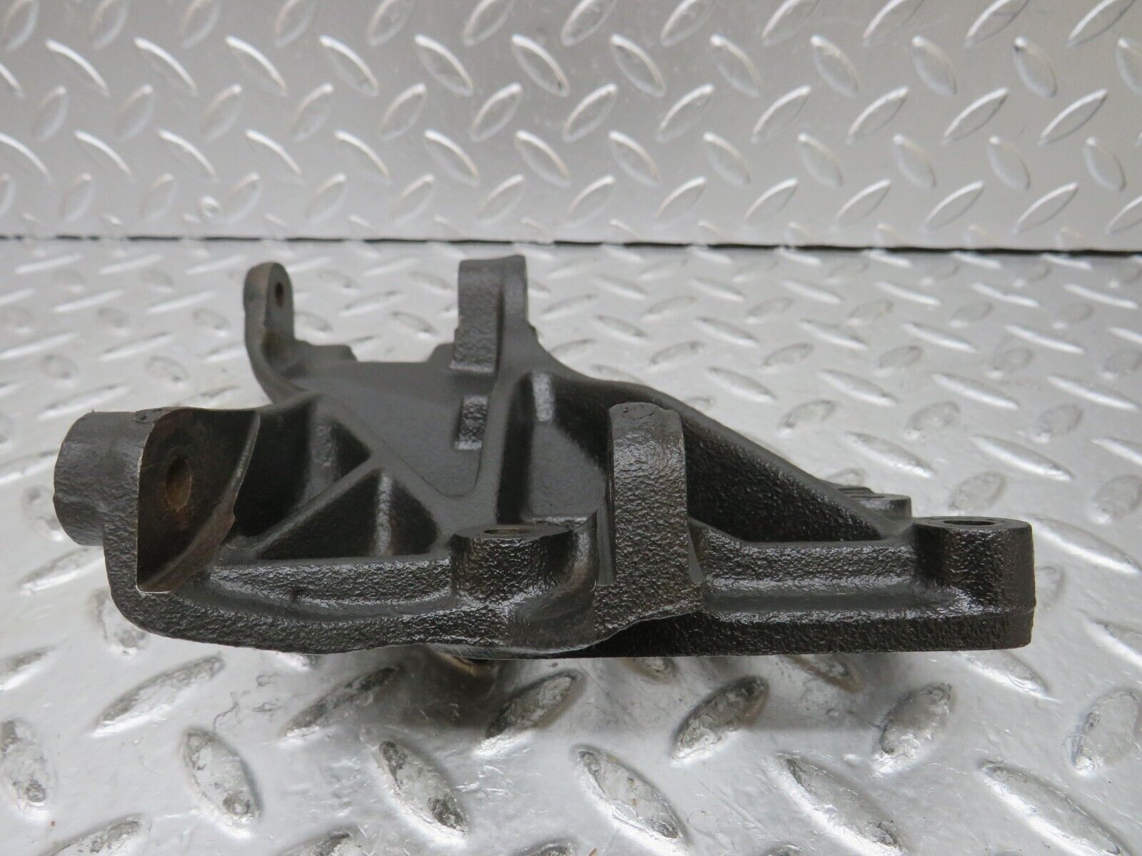 27396 Mercedes-Benz W123 280E Alternator Generator Bracket 1101550735