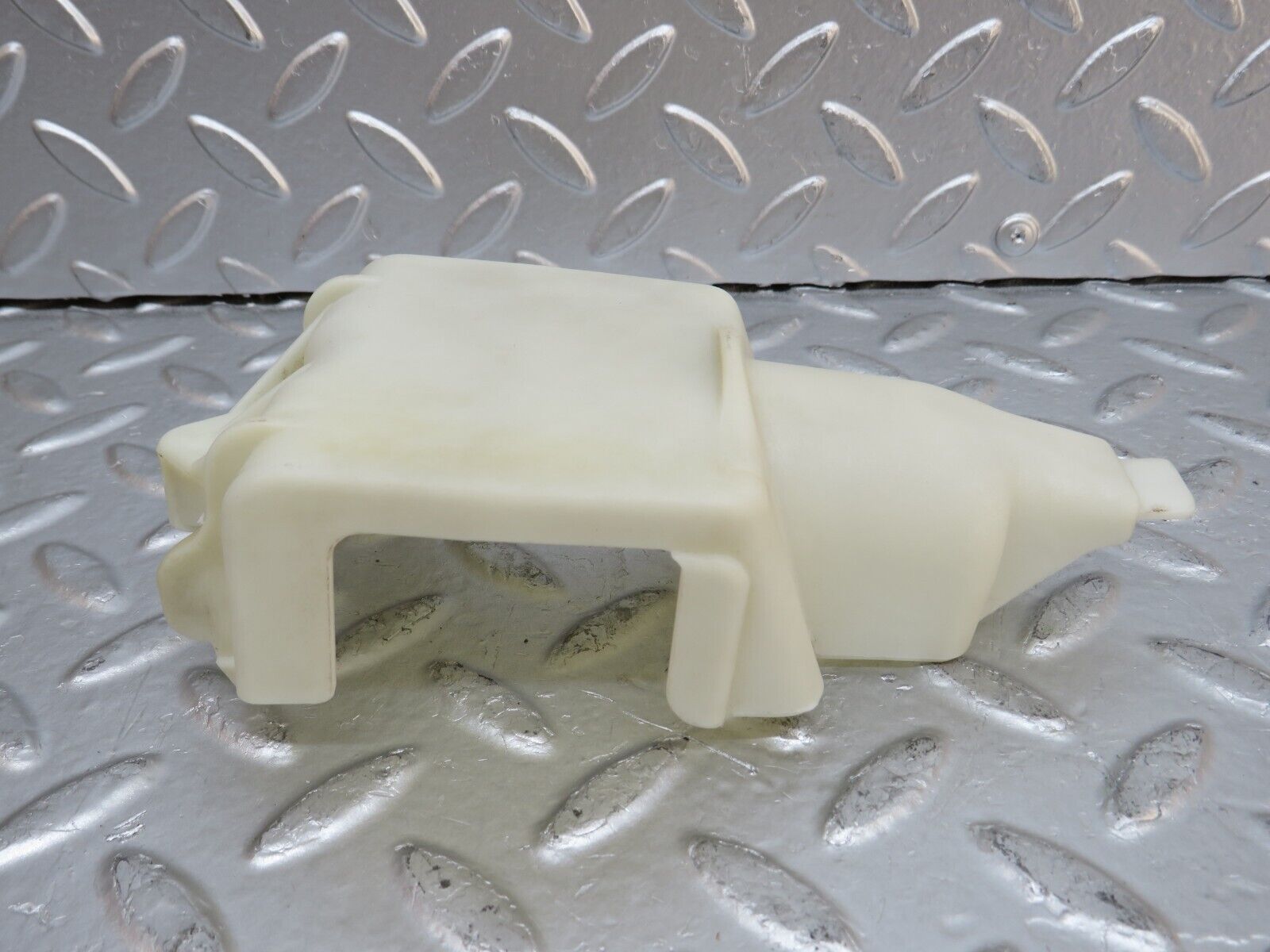 29336 Mercedes-Benz W124 230E Rear Door Lock Vacuum Actuator Cover 1248050590