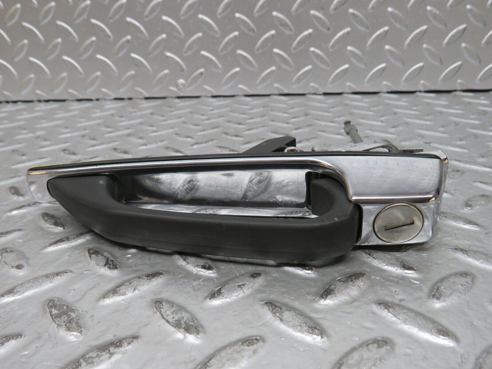 28893 Mercedes-Benz W123 230E Front Right Exterior Door Handle