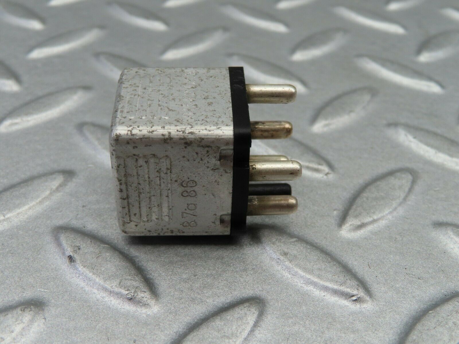 5768 Mercedes-Benz W123 200 Multi Purpose Relay 0015420219