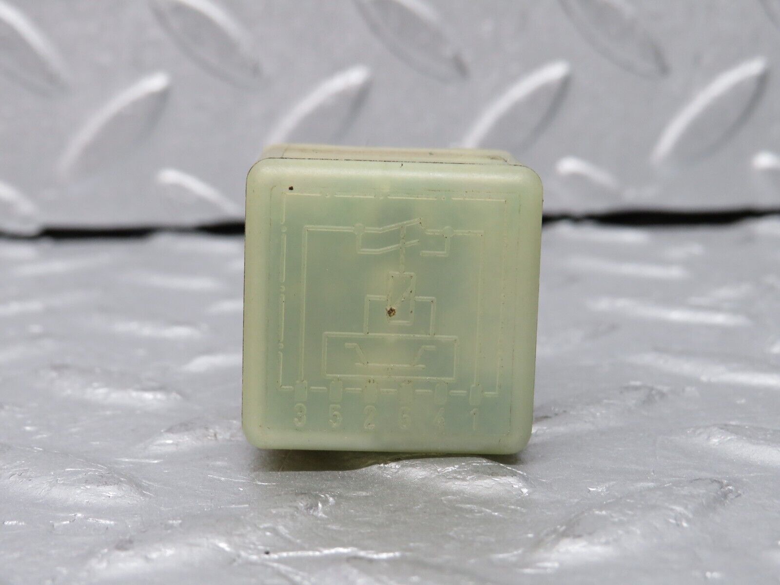 38537 Mercedes-Benz R129 280SL Coupe Door Window Control Relay 0015427819