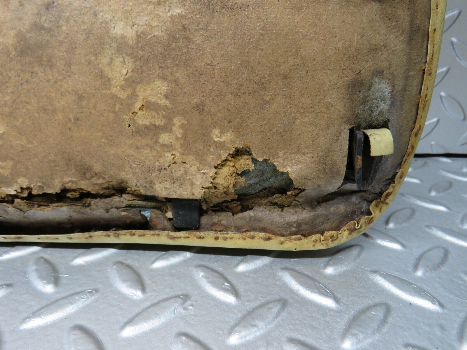 34386 Mercedes-Benz C126 380SEC Coupe Right Door Card 1267270870