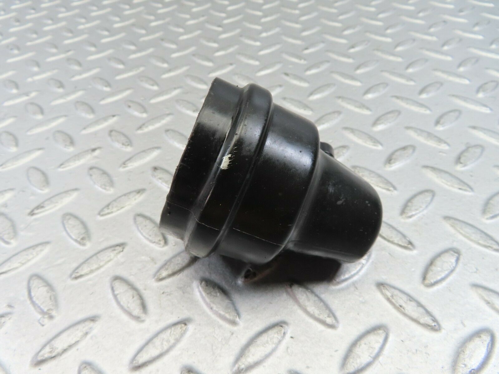 9650 Mercedes-Benz C123 280CE Coupe Ignition Coil Protective Cap 0001581785