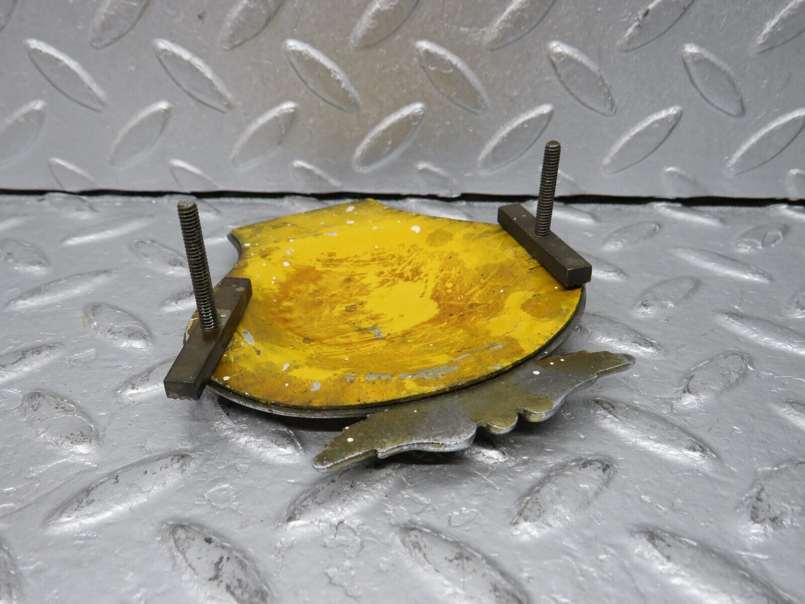 38172 AA / The Automobile Association Vintage Membership Badge 6C41462 (1962/63)